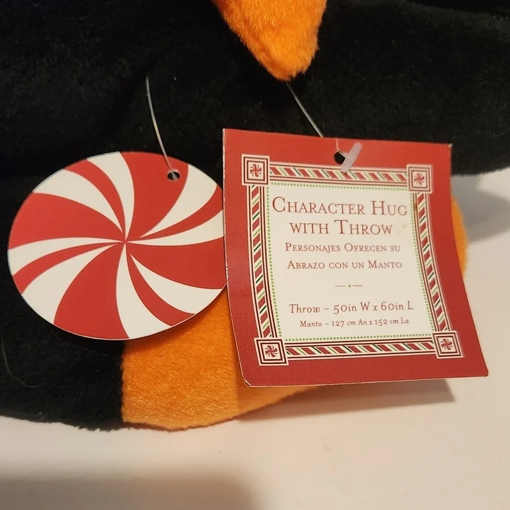 12” Holiday Christmas Penguin Character Hug without Throw Blanket with tags